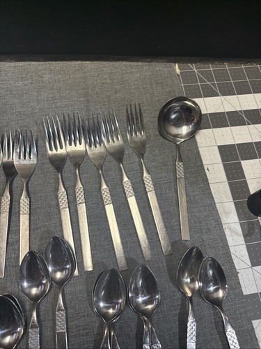 44 Piece Oxford Hall Flatware Stainless OXH58 Cross Hatch Burnished Lot - Picture 4 of 8
