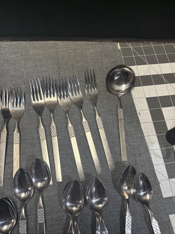 Lote de 44 cubiertos Oxford Hall de acero inoxidable OXH58 escotilla cruzada bruñida Foto 4 de 4