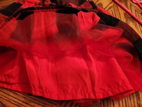 MÄDCHEN ROT UND SCHWARZ KARIERTES KLEID VON CARTERS.  Gr. 6 Monate  - Bild 9 von 11