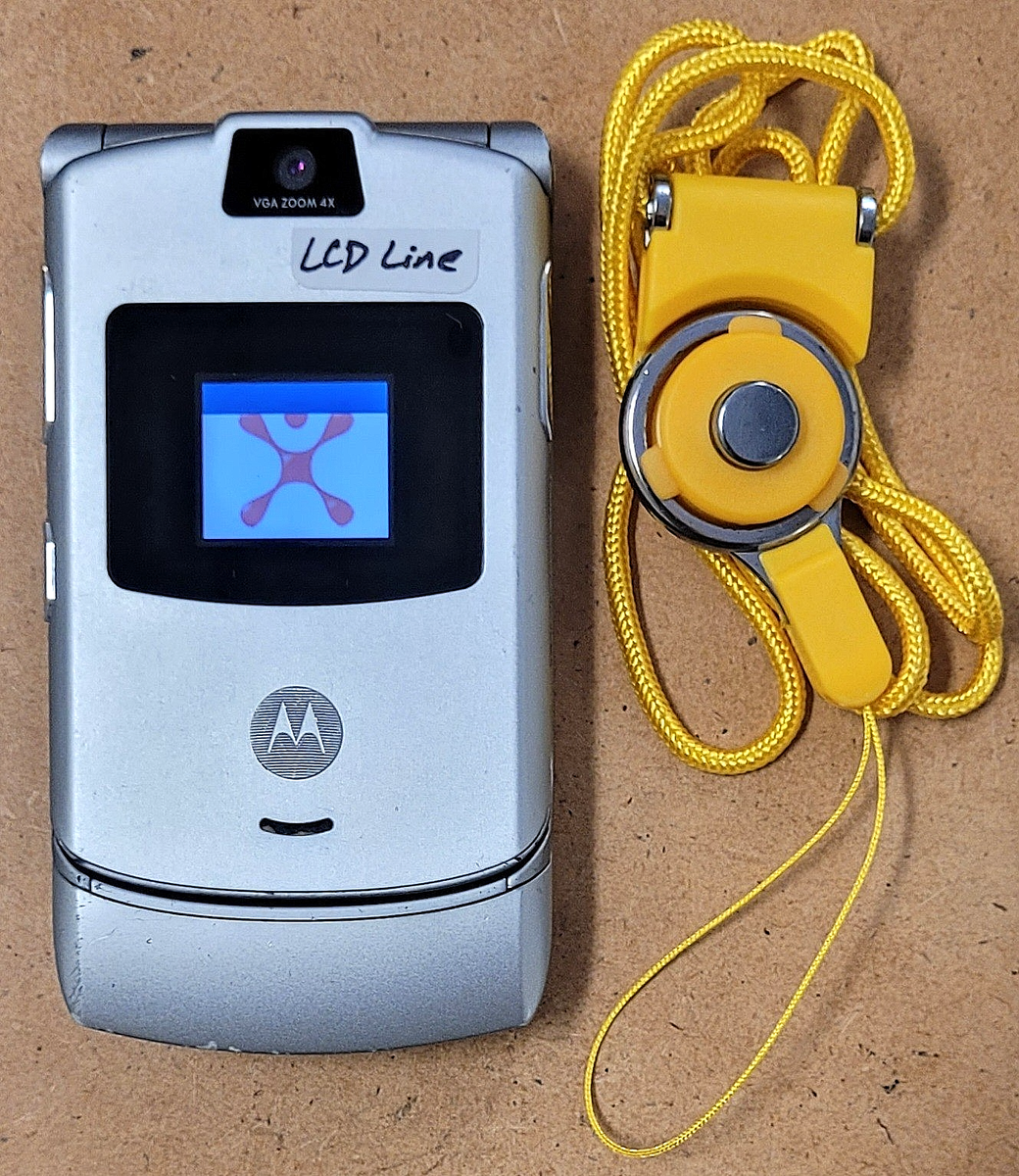 Motorola razr シルバー 6.2インチ折りたたみ式　本体のみ Motorola RAZR / Razor V3 - Silver ( Cingular ) GSM Flip Phone