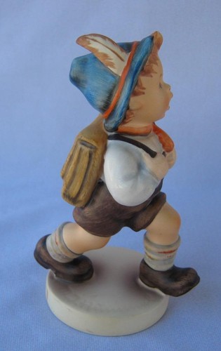 M I Hummel Goebel SCHULJUNGE Porzellan Figur Germany Form # 82 TMK 6 - Bild 2 von 12