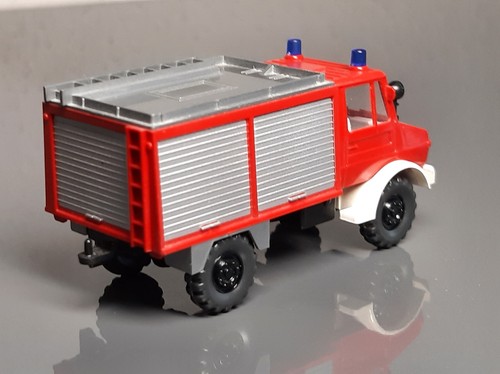 Wiking, Unimog TLF 8/18 Feuerwehr, Vitrinenmodell, 1:87 - Bild 4 von 4