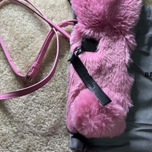 Coque Balenciaga Fluffy Bunny iPhone 12 rose NEUVE 100% authentique - Photo 3 sur 8