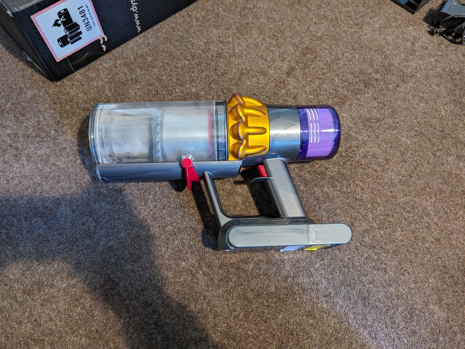 Dyson V15 Detect Absolute Cordless Vacuum with faults See description