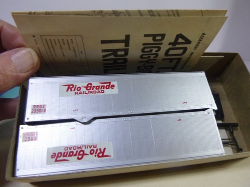 #400 HO ATHEARN CAR KIT - DENVER RIO GRANDE 40' TRAILER BOX OF 2