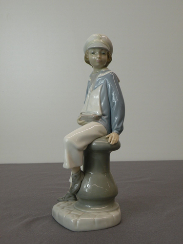 Schöne Porzellan-Figur, Matrose, sign. Lladro, Span. Porzellanmanufaktur, numm.