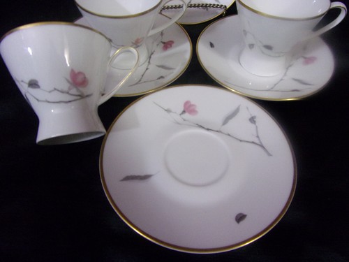 Rosenthal Germany Japanese Quince Gold Trim Set of 3 Footed Teacup And Saucer +1 - Picture 5 of 7