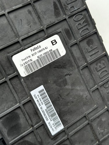 2011 - 2013 Ford F350SD Fuse Box Relay Control Module Unit BC3T-14B476-BJ OEM - Picture 4 of 4