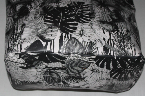 Christian Lacroix Beach/Lake/ Boating Bag Tote Blk & White Rope Handles Lined - Picture 5 of 9