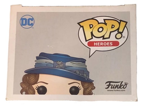 DC Wonder Woman #228 Etta Süßigkeiten mit Schwert & Schild Funko Pop! Helden NEU - Bild 6 von 7