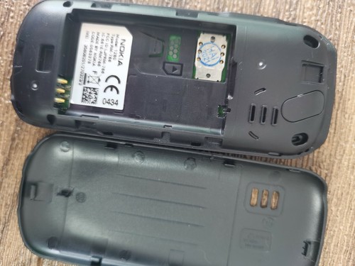 10 pièces Nokia 1280 - téléphone portable noir bleu (débloqué) - Photo 9 sur 12
