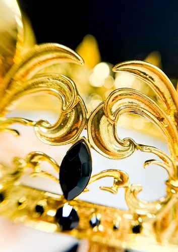Gold Crown, Black Stones Crown, Fleur de Lis Design, Medieval Renaissance Crown - Picture 9 of 9