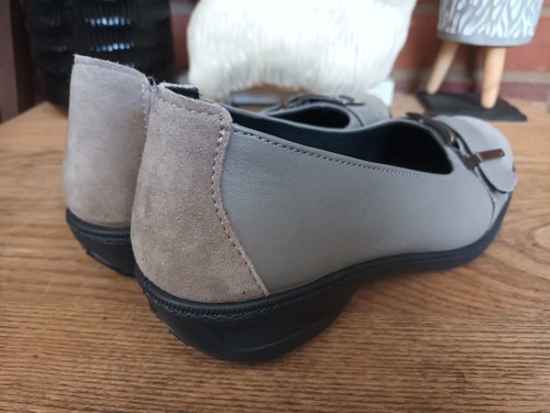 BNWOT HOTTER TRUST GREY REAL LEATHER AND SUEDE FLAT SLIP ON SHOES SIZE 4.5. - Picture 3 of 4