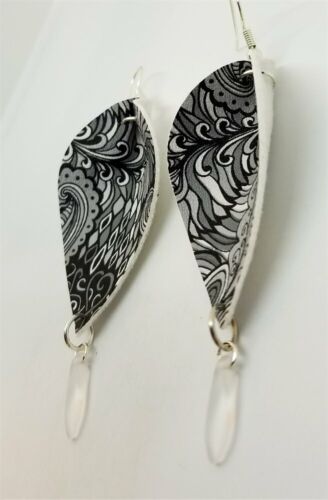 Black and White Paisley FAUX Leather Earrings with Frosted Glass Dagger Beads - Picture 3 of 5