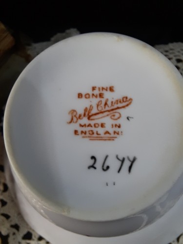 Vintage Bell Fine Bone China Cup & Saucer w/ Hearts #2677 - Picture 4 of 4