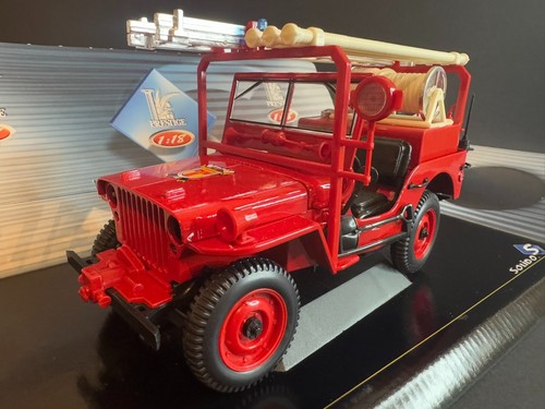 Equipaggio dei vigili del fuoco Solido Jeep Willys Pompiers 1942 (8076) 1:18 - Foto 2 di 14