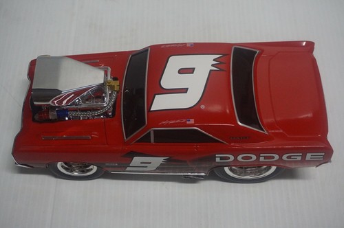 1/18 Kasey Kahne #9 Dodge Dealers / UAW 1968 Dodge Dart Muscle Machines Car - Picture 2 of 12