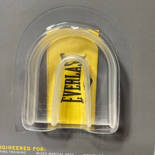 Everlast Boxing Single Mouth Guard Level 1 Clear Lightweight Boil & Bite Design - Picture 4 of 12
