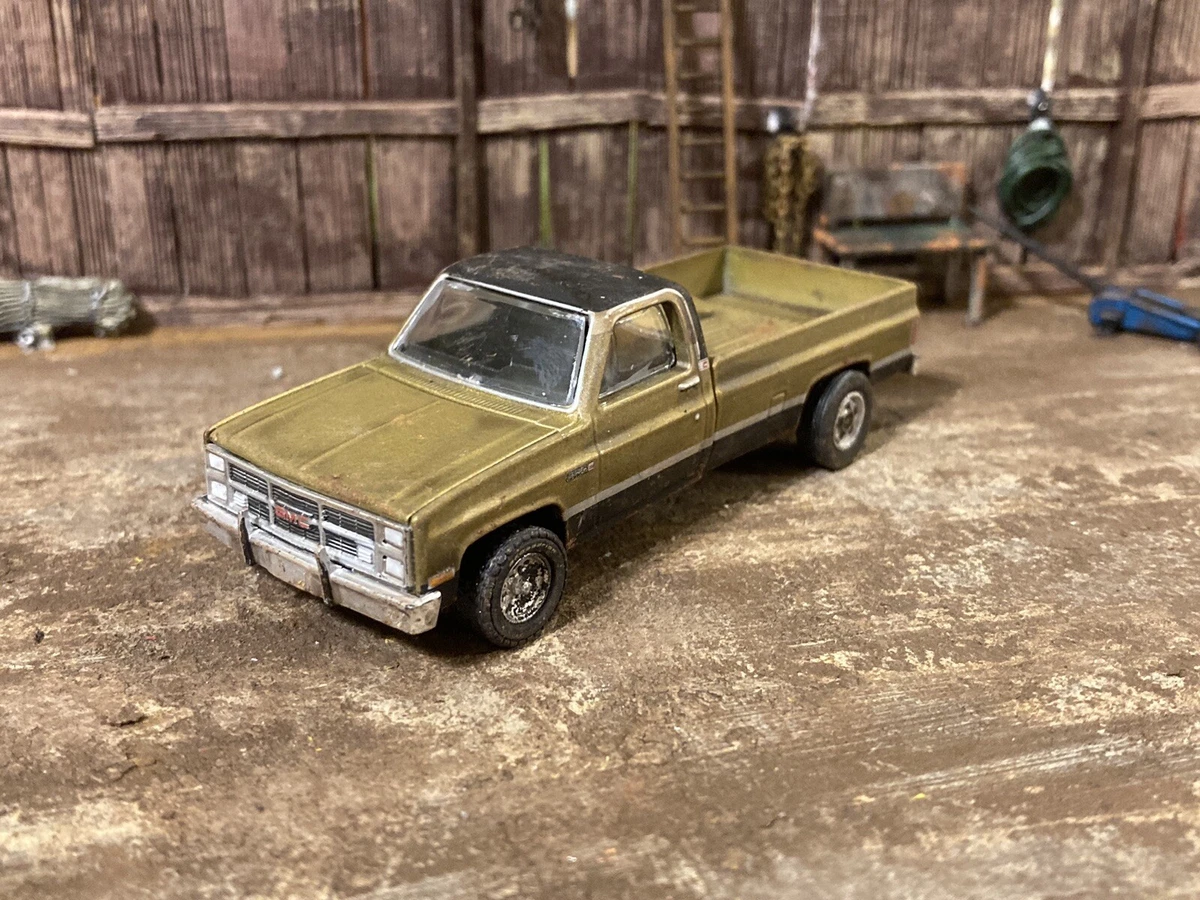 1984 GMC Sierra Pickup Truck Rusty Weathered Custom 1 64 Diecast Barn Find