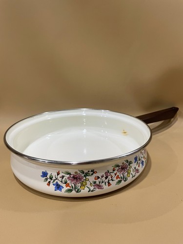 Vintage 1970s Enamelware Floral Frying Pan With Lid - Picture 4 of 8