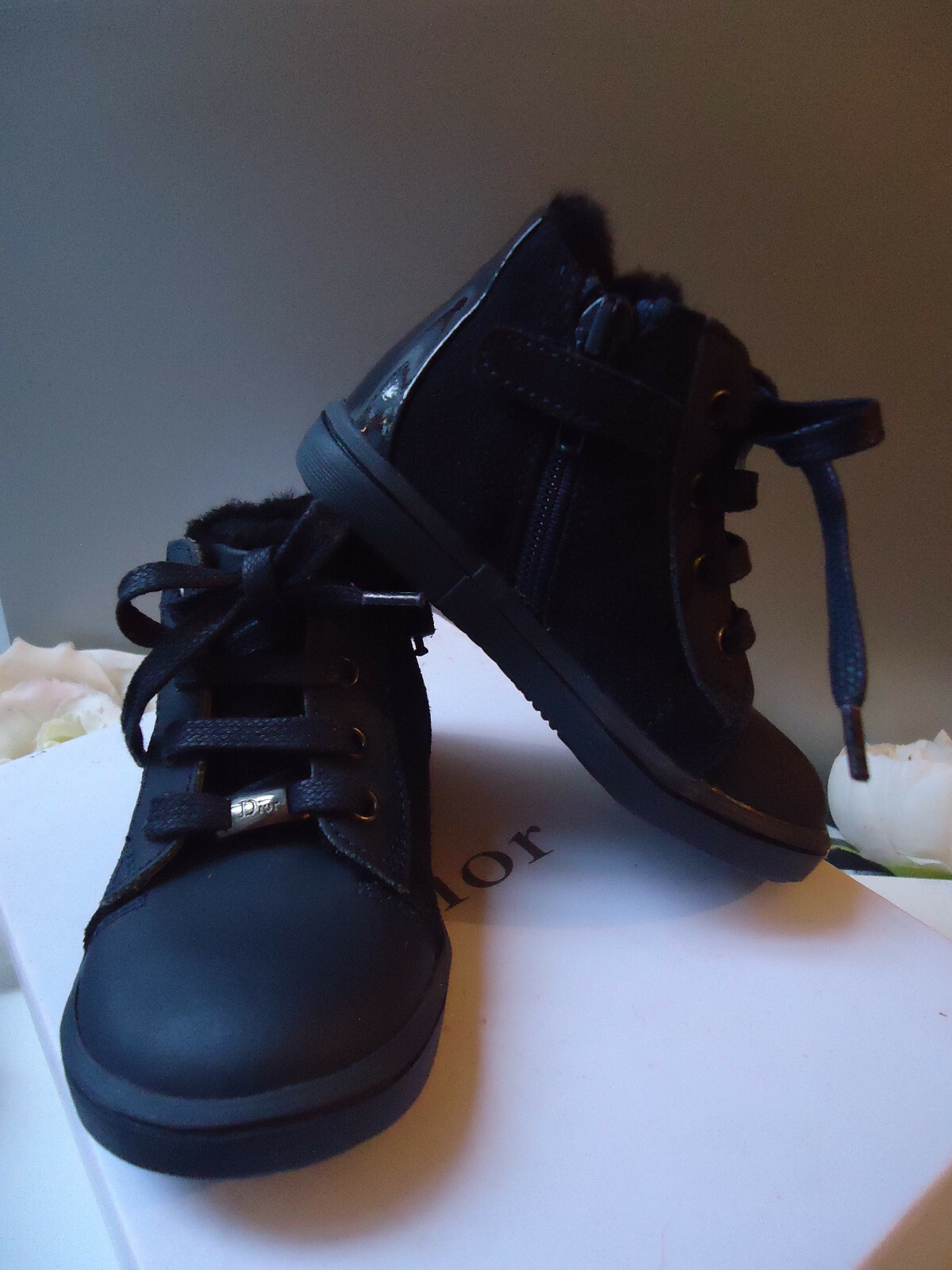 DIOR BABY NIÑO PEQUEÑO Cuero Marino Oscuro Gamuza y Patentes Botas Talla 4.1/2 - 5 Caja Nueva