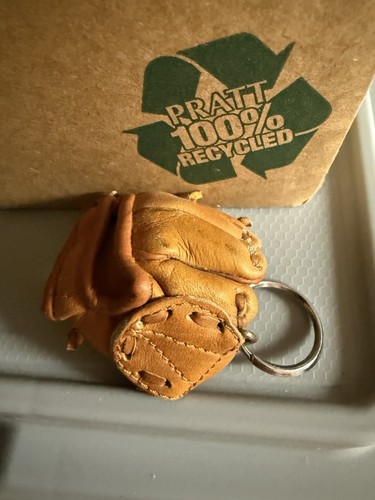 Vintage 1990's Mini Baseball Glove Leather Keychain Keyring - Picture 2 of 2