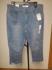 Signature By Levi Strauss & Co Gold Womens Size 12 Mid Rise Cuffed Jeans Capris