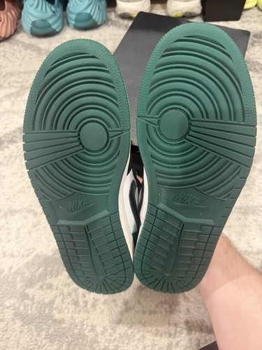 Größe 10,5 - Air Jordan 1 Low Mystic Green 553558-113 - Bild 6 von 9