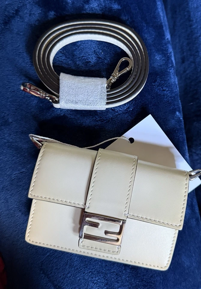 Cartera Bandolera Fendi Flat Baguette Micro Foto 4 de 4