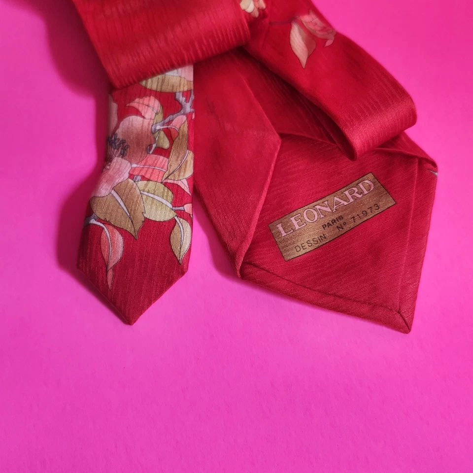 Corbata vintage años 70 LEONARD PARIS seda rojo melocotón estampado floral ITALIA rama de madera de perro Foto 4 de 4
