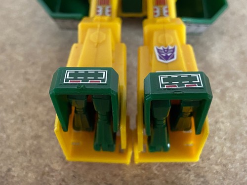 Transformers G1 1985 Barrage insecticon deluxe complete MINT figure japan - Picture 16 of 20