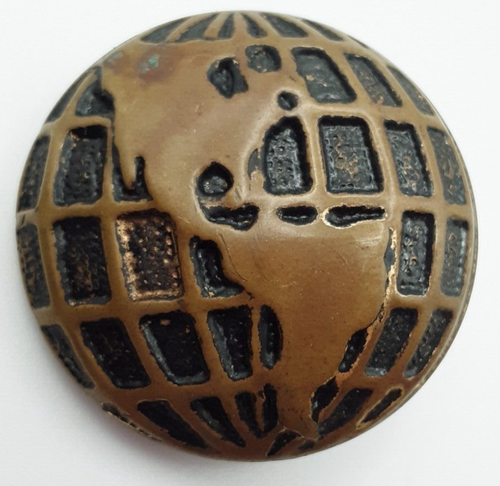 VICTORIAN NORTH & SOUTH AMERICA BRASS GLOBE PICTURE BUTTON METAL SHANK 1 5/8" - Picture 1 of 6