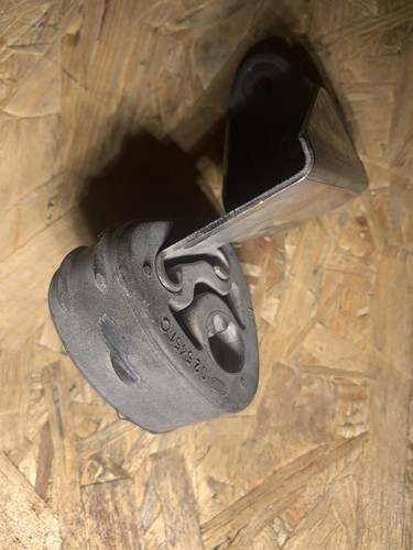 Mercedes-Benz CLA 45 AMG Muffler Pipe Front Bracket A1764900140 OEM - Picture 5 of 5