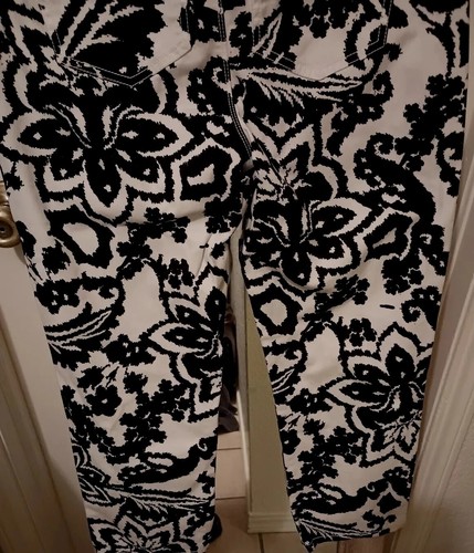 Chico's So Lifting schwarz-weiß Batik Print Cropped Hose Damen M/6 - Bild 8 von 11