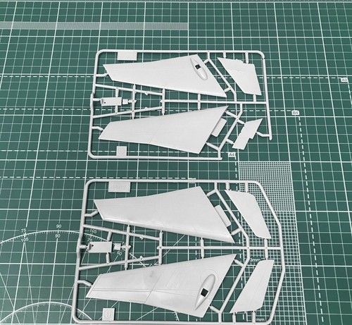 Ilyushin IL40 Brawny Soviet jet-engined armored aircraft Amodel 72213 model 1:72 - Picture 14 of 24