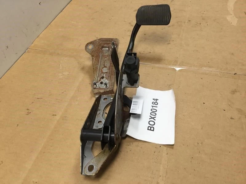 Volvo S40 2006 pedal de freno OEM+ Foto 2 de 4