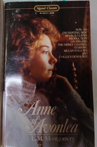 TWO PAPERBACKS 📚 Little Women Alcott, Louisa May + Anne of Avonlea Montgomery - Picture 3 of 3