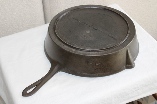 Primitive 1800er #10 Gusseisen Pfanne ausgefallener Griff Tormarke Heizring Bratpfanne - Bild 9 von 21