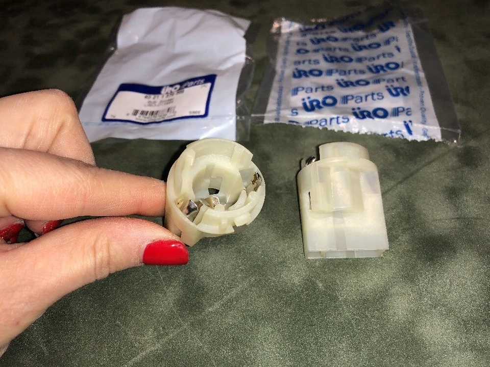 Juego de enchufes de bombilla BMW E31 E34 E36 Z3 E39 E65 E66 Z4 para bombilla 12V-21W URO QTY-X2 Foto 3 de 4