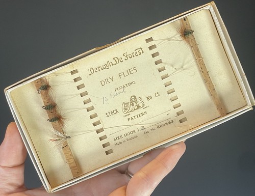 Vintage 20th C. Brown Hackle Fly Lure Derwyn De Forest w/ Original Box England - Picture 2 of 7