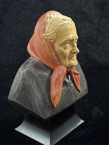 Vintage Swiss Hans Huggler Wyss Wood Hand Carved Carving Bust of Old Woman - Picture 2 of 6