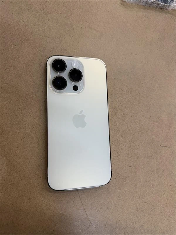 Apple iPhone 14 Pro シルバー 本体　512gb Amazon.com: Apple iPhone 14 Pro, 512GB, Silver - Unlocked (Renewed