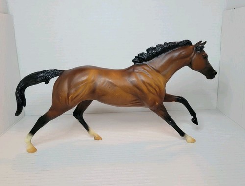 Breyer Rennpferd #476 Cigar Famous Bay Vollbluthengst Pferd Figur - Bild 10 von 16