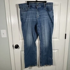 Old Navy Men’s Boot Cut Built In Flex 40x30 Med Wash Jeans