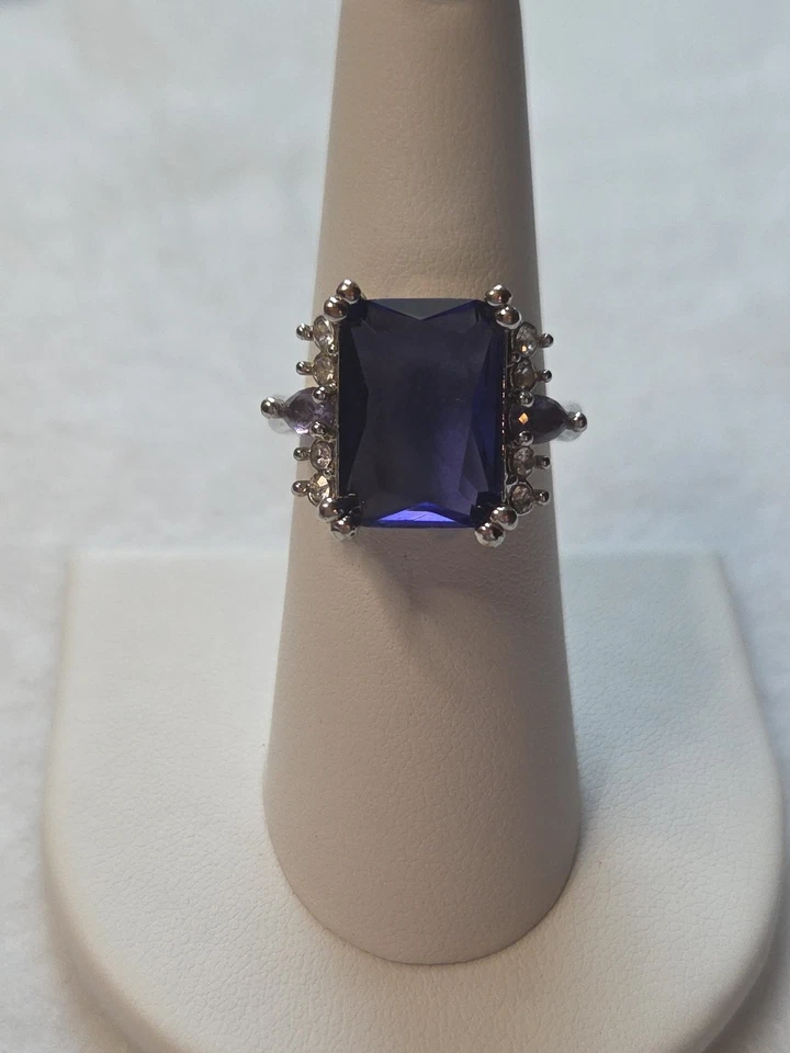 Elegante anillo de cóctel vestido de tanzanita y diamantes simulado talla 6,75 Foto 2 de 4