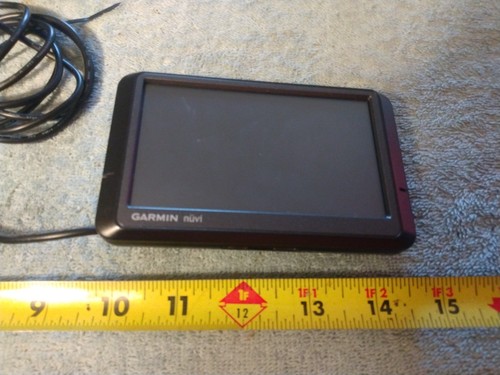 Garmin Nüvi Travel Assistant Automobile GPS System - Picture 2 of 6