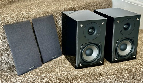 Schöne Hitachi AXM649U Mini Regal HiFi Lautsprecher 4 Ohm 50W Glanz Schwarz
