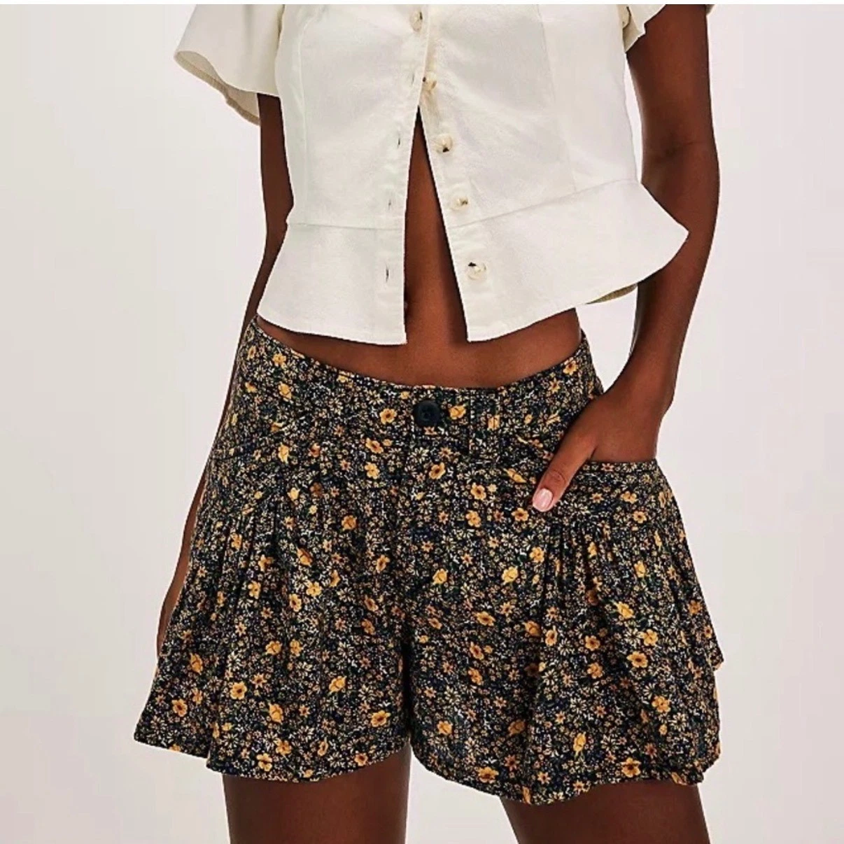 Free People Big Time Trouser Shorts Floral Yellow Navy Blossom Ruffle Size 2