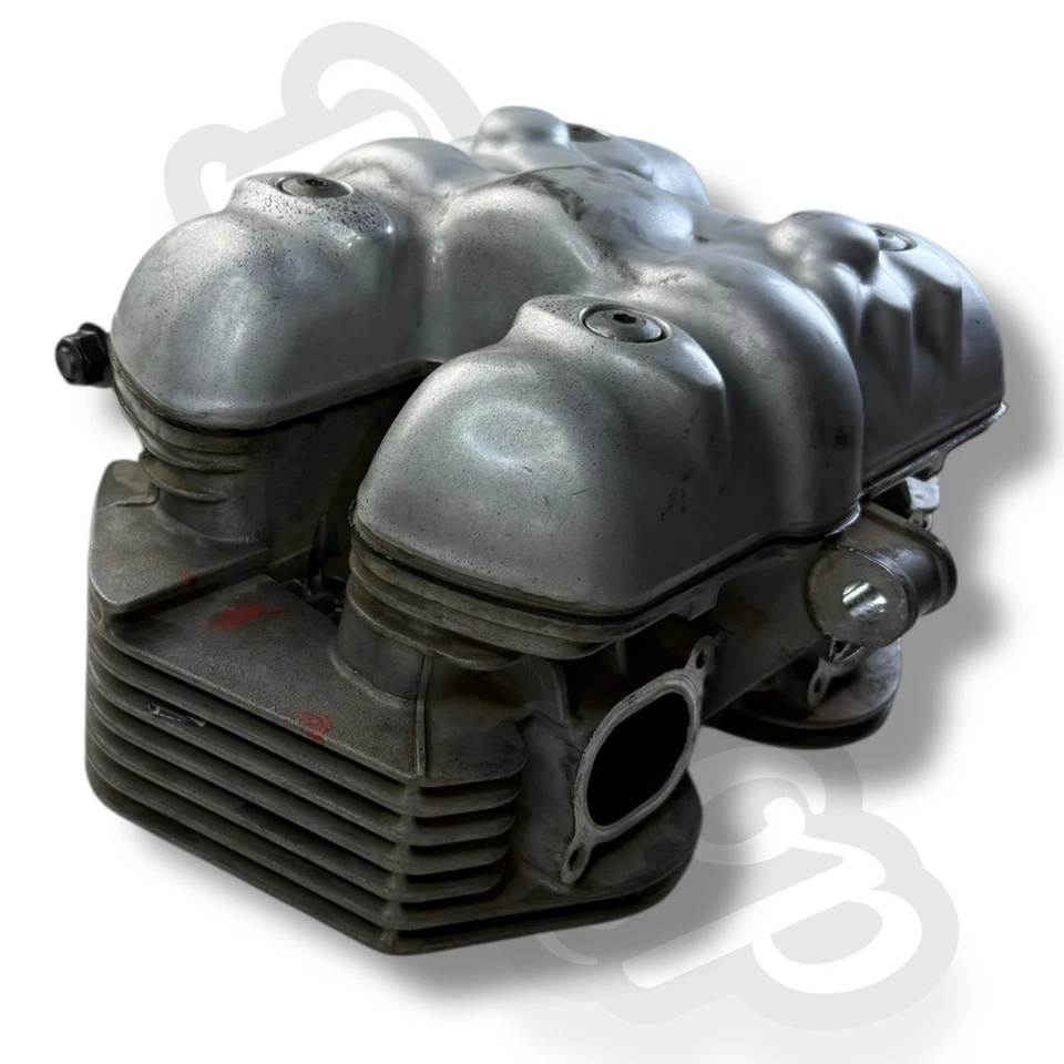 Culata Triumph America & Speedmaster 2002-2008 con levas y válvulas de árbol de levas Foto 3 de 4