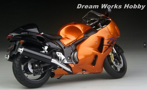 Ganador del premio construido Tamiya 1/12 Suzuki Legendary Hayabusa GSX1300R + Máscara + PE - Imagen 5 de 24
